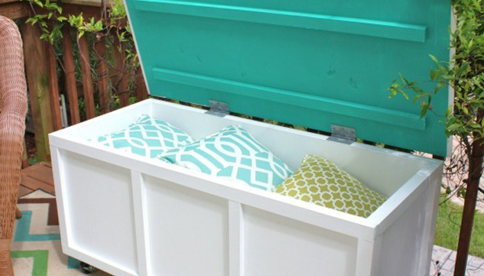 DIY Outdoor Storage Bench