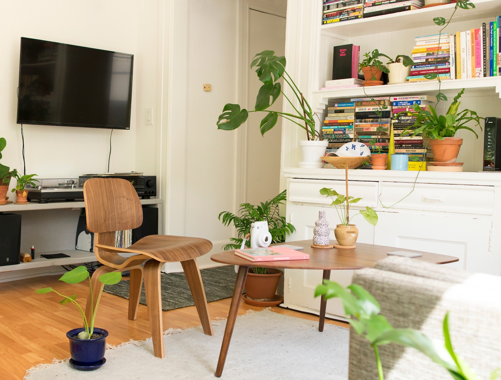 20 Brilliant NYC Apartment Decorating Tips And Ideas On A Budget