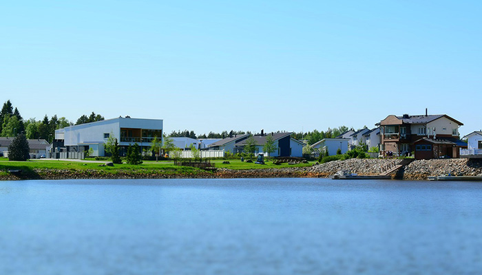 Stunning homes by the lakeside