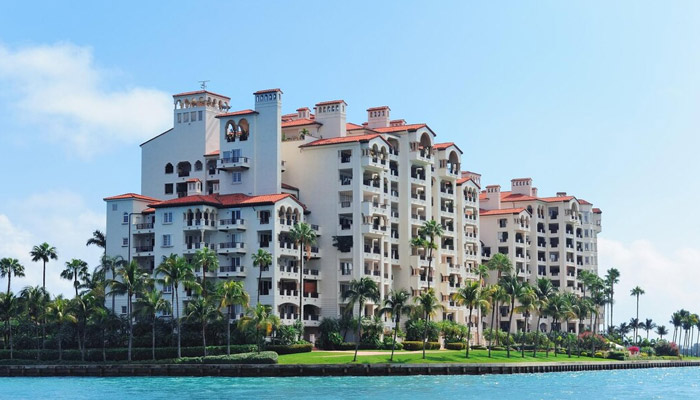 urban city architecture in Brickell