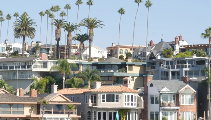 Luxury beachfront home in Point Loma 